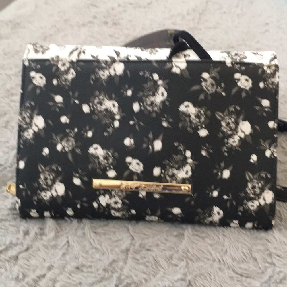 Handbag - Picture 2 of 5
